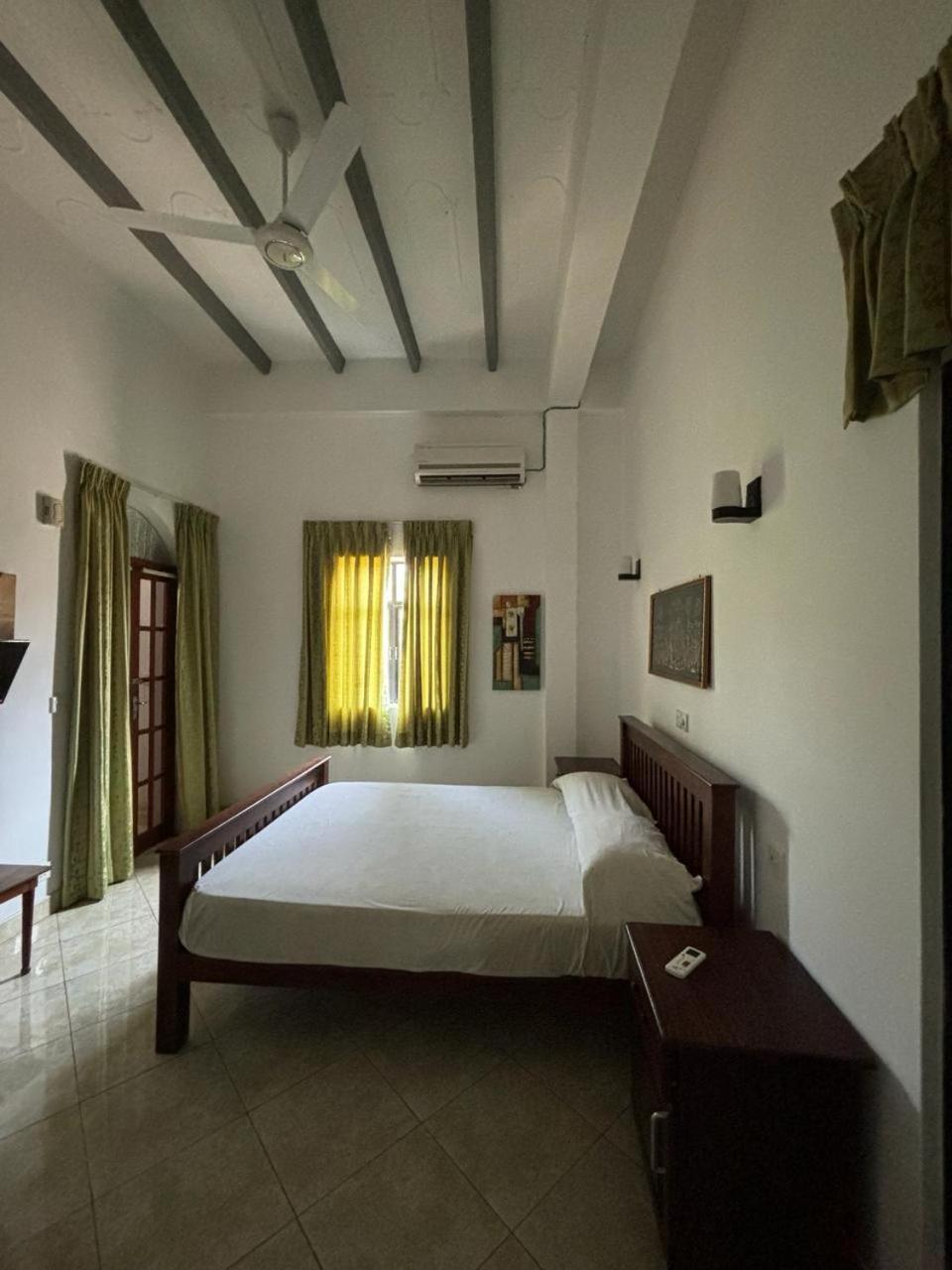 Village Inn Resort Negombo Buitenkant foto