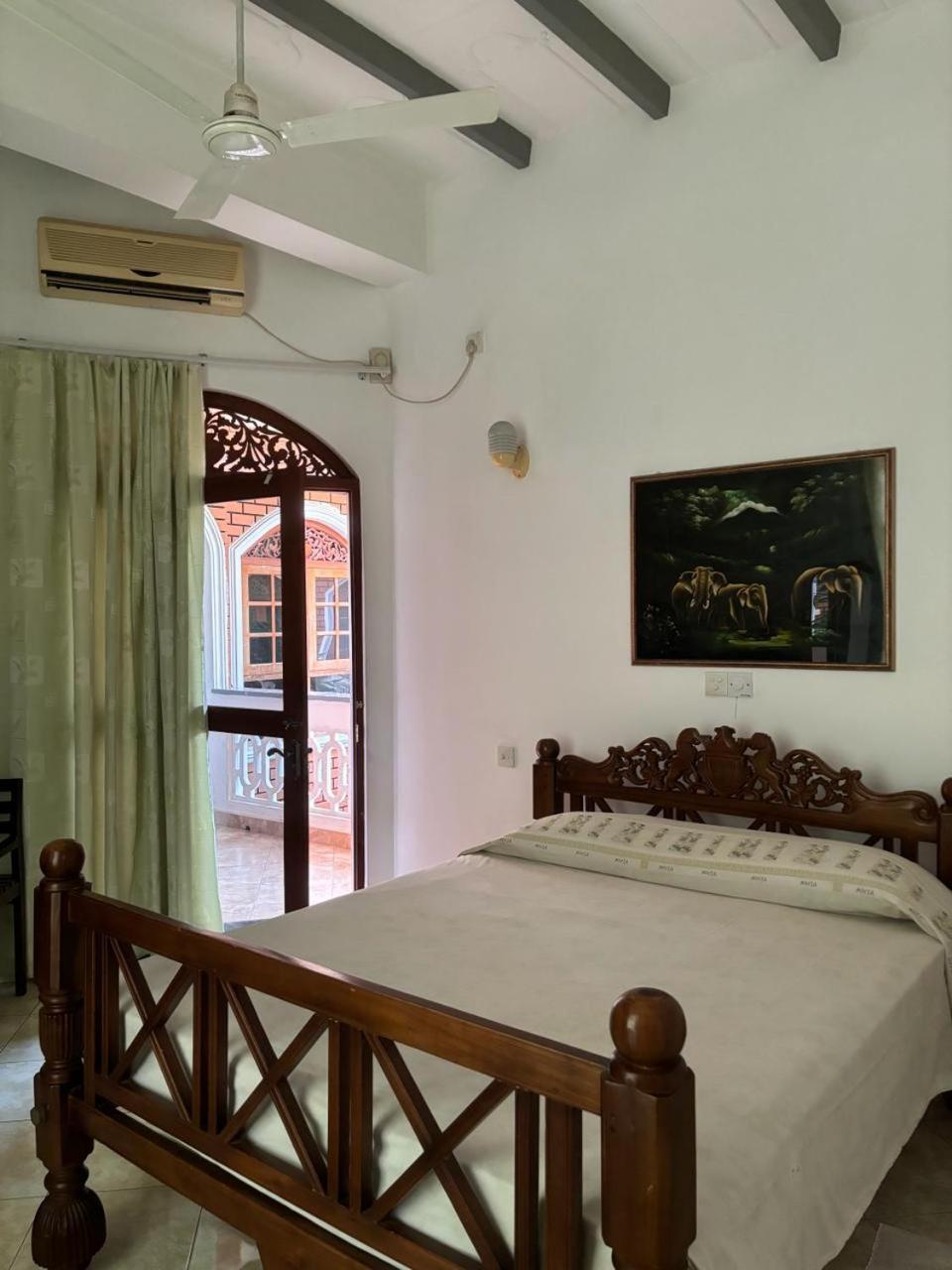 Village Inn Resort Negombo Buitenkant foto