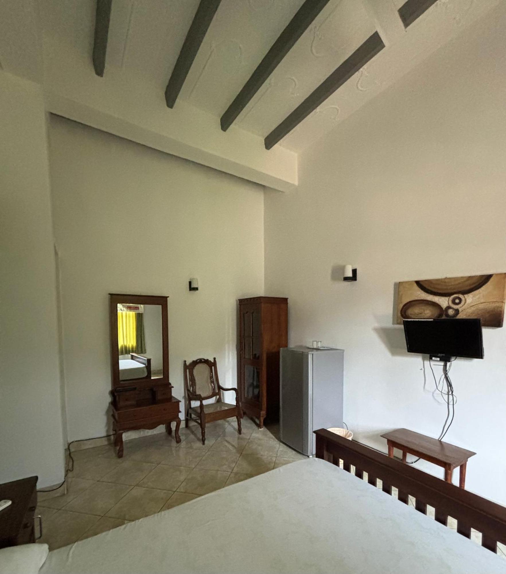 Village Inn Resort Negombo Buitenkant foto